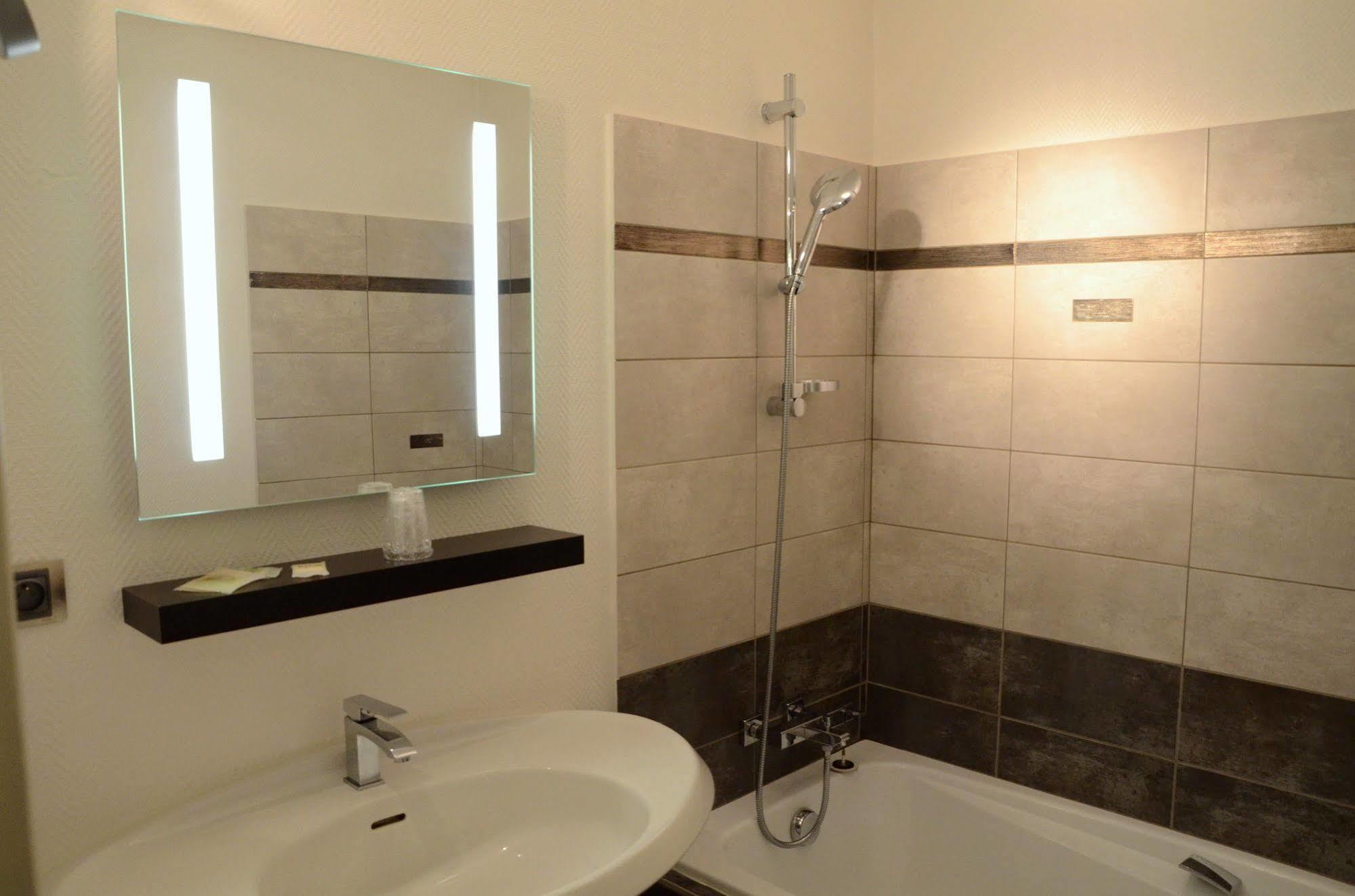 אנס Logis Hotel-Restaurant Saint Romain מראה חיצוני תמונה